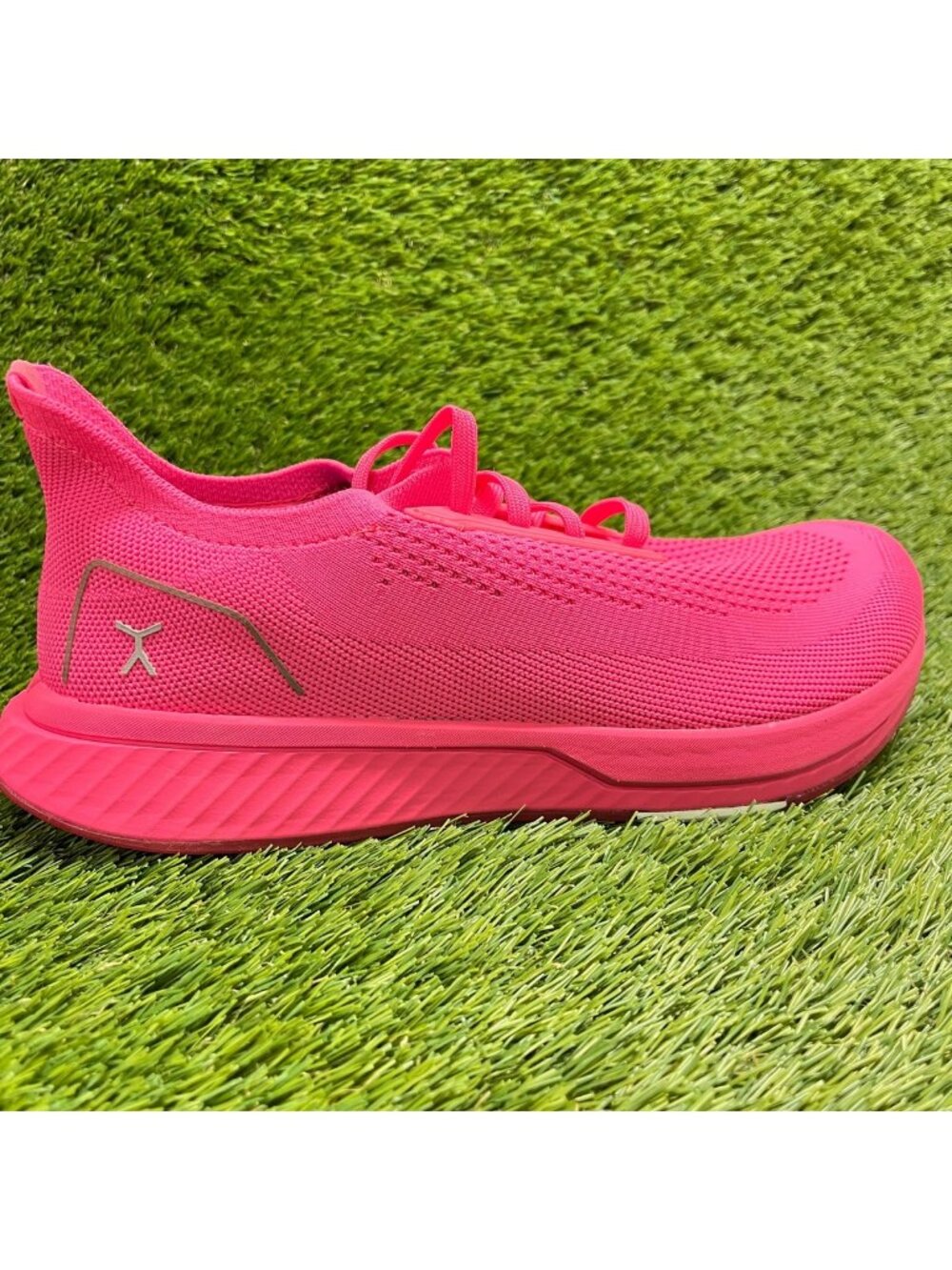 Flux Footwear Adapt Runner Neon Pink Mens Size 10.5 Athletic Knit Shoes Sneakers